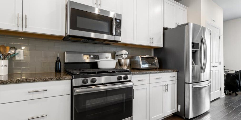 cabinet painting vs cabinet replacement for kitchens